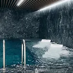 Lägenhet Premium & Wellness With Jacuzzi, Sauna , Gym , Pool Bukarest