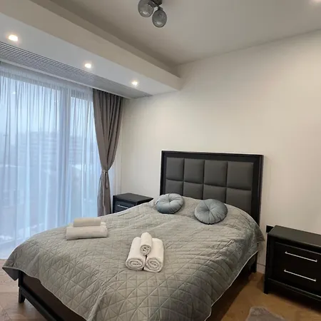 Premium & Wellness With Jacuzzi, Sauna , Gym , Pool *