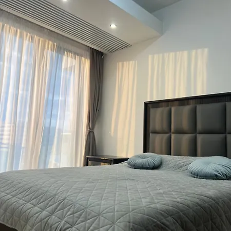 Premium & Wellness With Jacuzzi, Sauna , Gym , Pool *