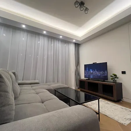 Premium & Wellness With Jacuzzi, Sauna , Gym , Pool Bukarest