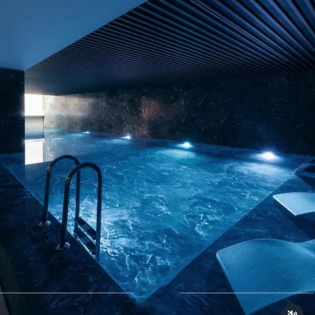 Premium & Wellness With Jacuzzi, Sauna , Gym , Pool *