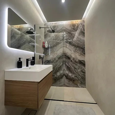 Apartman Premium & Wellness With Jacuzzi, Sauna , Gym , Pool