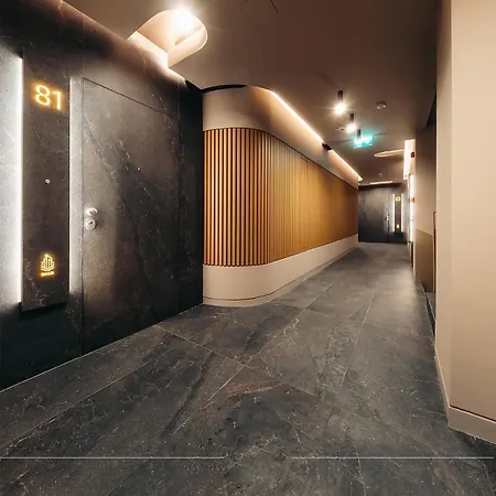 Premium & Wellness With Jacuzzi, Sauna , Gym , Pool * Bukarest