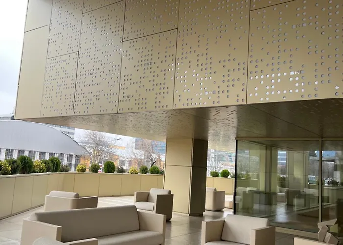 Premium & Wellness With Jacuzzi, Sauna , Gym , Pool Bükreş
