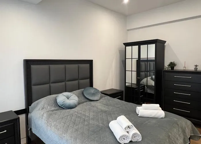 Premium & Wellness With Jacuzzi, Sauna , Gym , Pool * 布加勒斯特