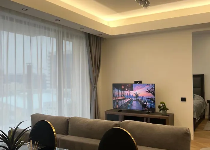 Premium & Wellness With Jacuzzi, Sauna , Gym , Pool