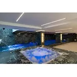 Premium & Wellness With Jacuzzi, Sauna , Gym , Pool Apartment Bukarest