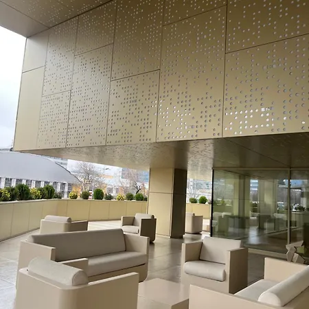 Premium & Wellness With Jacuzzi, Sauna , Gym , Pool Bukarest